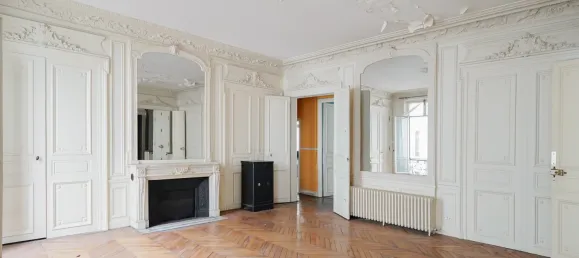 5 bedrooms Apartment in Paris, France No. 131347 6