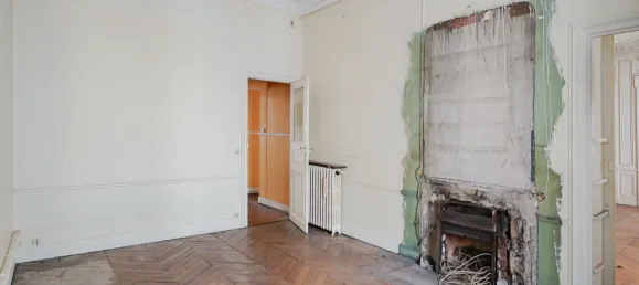 5 bedrooms Apartment in Paris, France No. 131347 18