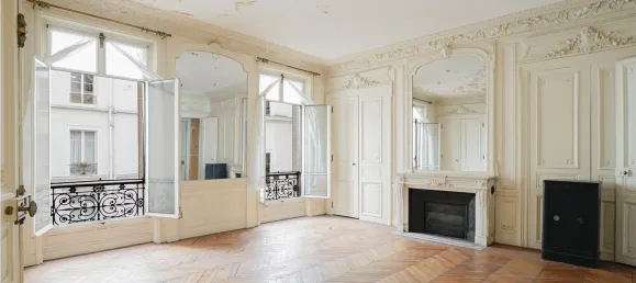 5 bedrooms Apartment in Paris, France No. 131347 4