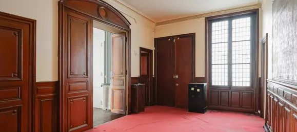 5 bedrooms Apartment in Paris, France No. 131347 22