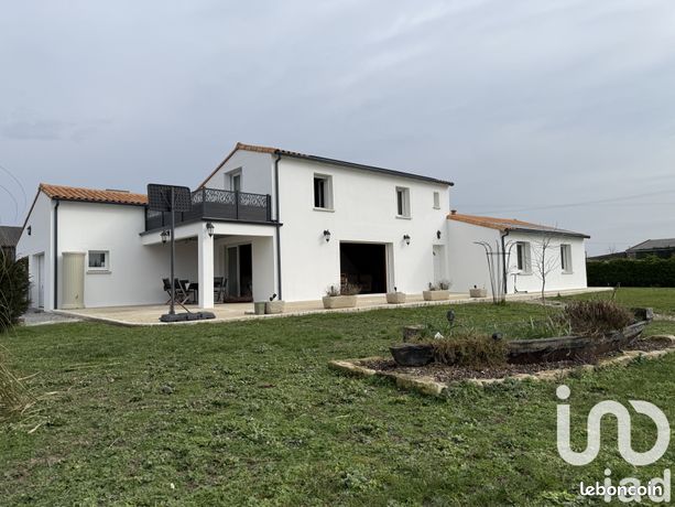 4 Schlafzimmer Haus in Deux-Sevres, France, Nr. 300728