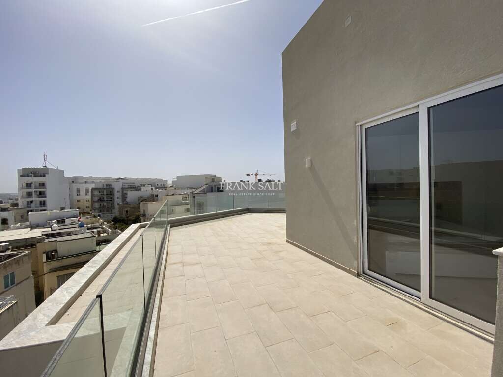 1 bedroom Penthouse in San Gwann, Malta No. 10496