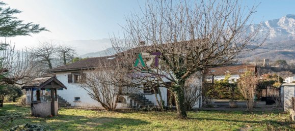 5 bedrooms House in Claix, France No. 201597 6