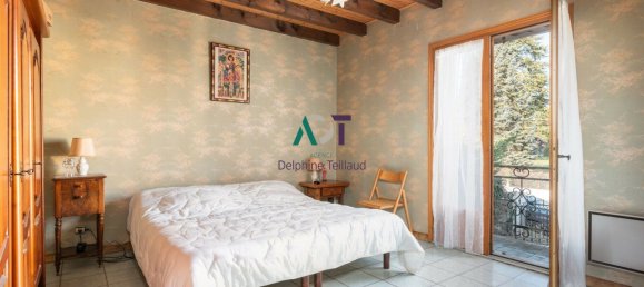 5 bedrooms House in Claix, France No. 201597 22