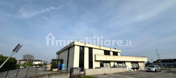 Склад с 1 комнатой в Корнате д’Адда, Италия № 310224 4