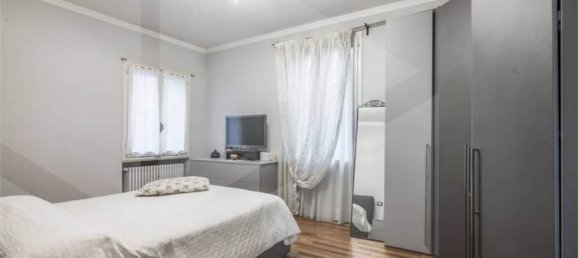 5 rooms Apartment in Castellarano, Italy No. 329355 5