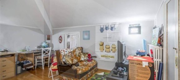 5 rooms Apartment in Castellarano, Italy No. 329355 8