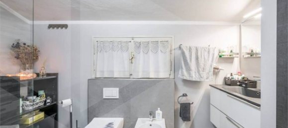 5 rooms Apartment in Castellarano, Italy No. 329355 6