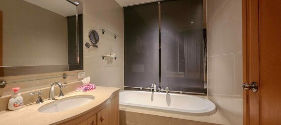 2 Schlafzimmer Doppelhaus in Sathon, Thailand, Nr. 11404 8