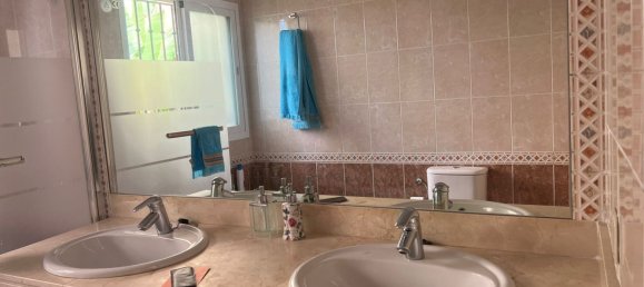 Villa de 3 dormitorios en Estepona, Spain No. 148384 4