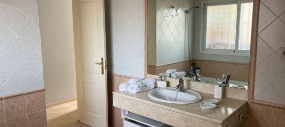 Villa de 3 dormitorios en Estepona, Spain No. 148384 10