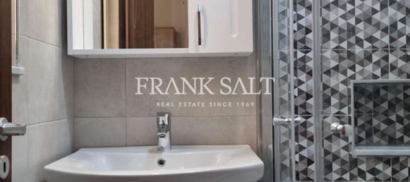 2 bedrooms Apartment in Marsalforn, Malta No. 5795 3