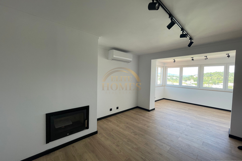 3 bedrooms Duplex in Cascais, Portugal No. 334979