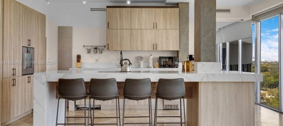 4 Schlafzimmer Gewerbliche Immobilien in Miami, USA, Nr. 615601 3