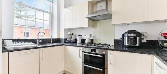 2 bedrooms Apartment in Epsom, United Kingdom No. 9738 4