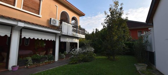 10-salle Villa à San Donà di Piave, Italy No. 26238 16