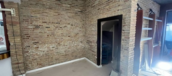 96m² Commercial property in Cornella De Llobregat, Spain No. 182276 4