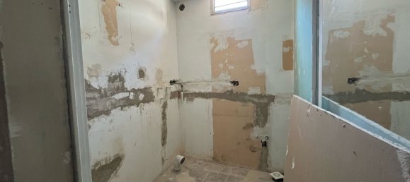 96m² Commercial property in Cornella De Llobregat, Spain No. 182276 7