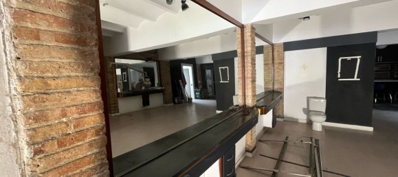 96m² Commercial property in Cornella De Llobregat, Spain No. 182276 8