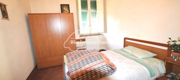 3 bedrooms House in Lucca, Italy No. 42651 14