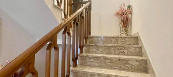 5 bedrooms House in San Miniato, Italy No. 372306 16