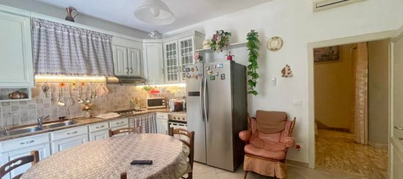 5 bedrooms House in San Miniato, Italy No. 372306 13