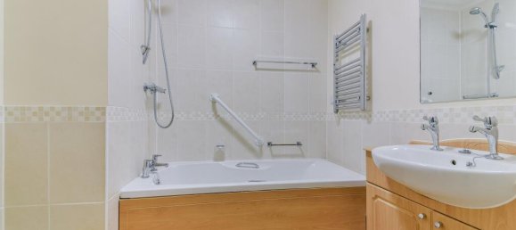 1 bedroom Apartment in Epsom, United Kingdom No. 9776 8