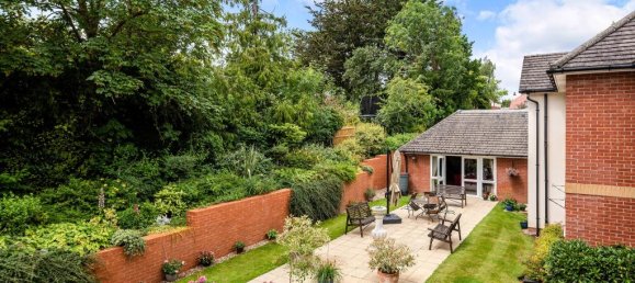 1 bedroom Apartment in Epsom, United Kingdom No. 9776 9