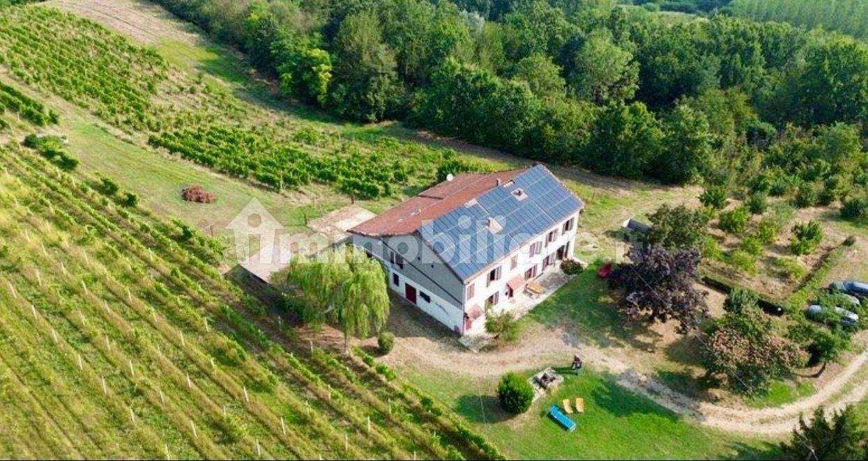 5-Zimmer Gebäude in Incisa Scapaccino, Italy, Nr. 251587