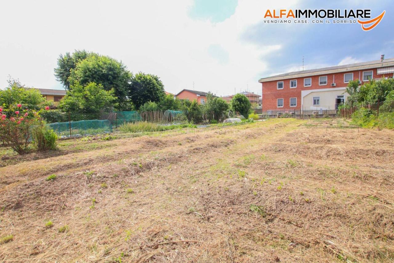 1210m² Land in Novara, Italy No. 32428
