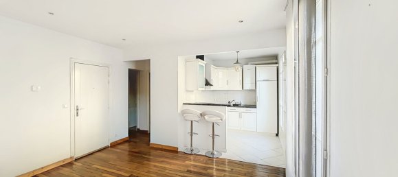 2 bedrooms Apartment in Courbevoie, France No. 188420 4