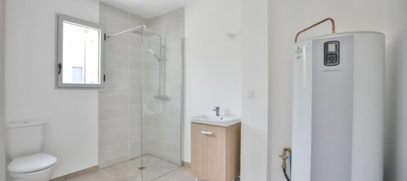 3 bedrooms House in Mere, France No. 123859 6