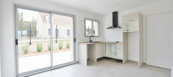 3 bedrooms House in Mere, France No. 123859 5