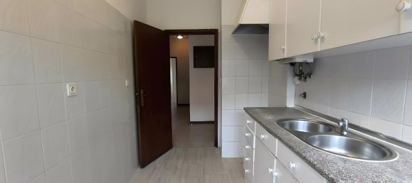 3-salle Appartement à Loures, Portugal No. 95049 10