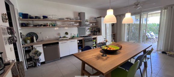2 Schlafzimmer Wohnung in Borgo, France, Nr. 271782 5