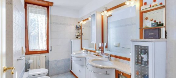 Квартира с 5 спальнями в Кузано Миланино, Италия № 159122 32