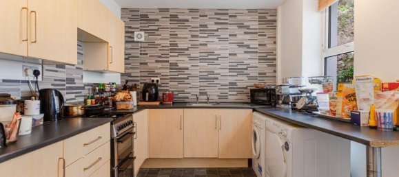 2 bedrooms House in Torquay, United Kingdom No. 13742 2