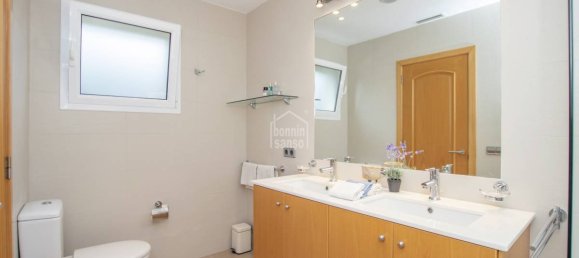 Villa de 5 dormitorios en Mahon, Spain No. 5102 15