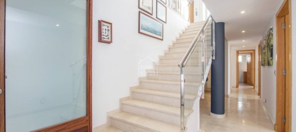 Villa de 5 dormitorios en Mahon, Spain No. 5102 3