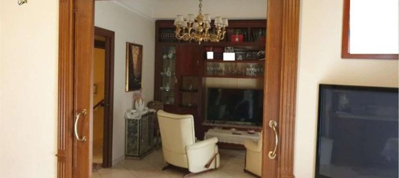 6-salle Appartement à Naples, Italy No. 285162 12