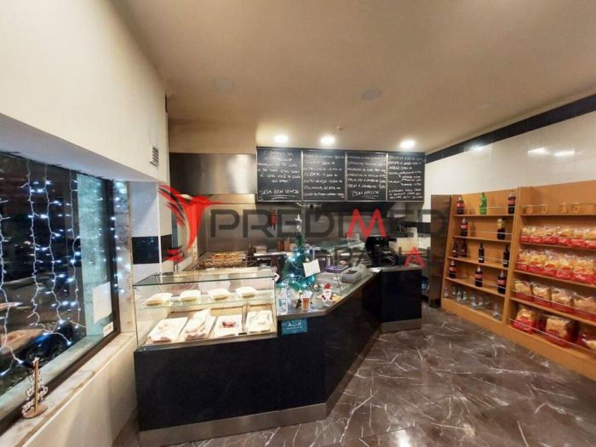  محل تجاري في Sintra, Portugal 81متر مربع رقم 8400