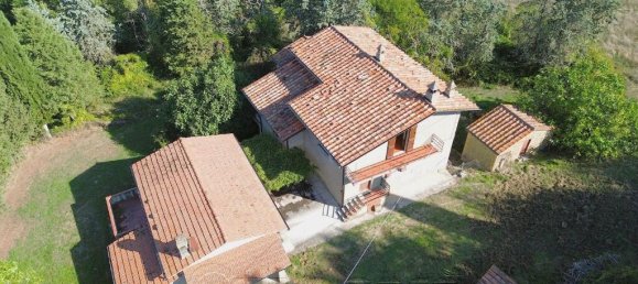 Adosado de 5 dormitorios en Città di Castello, Italy No. 87778 36