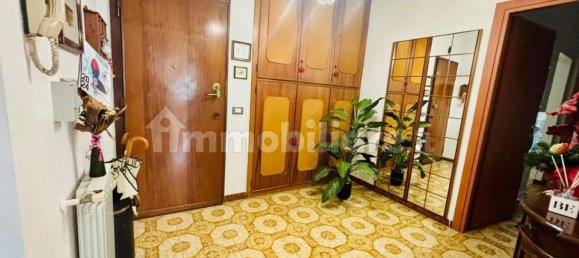 Apartamento de 4 dormitorios en Rome, Italy No. 192126 2