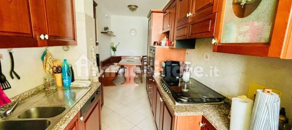 Apartamento de 4 dormitorios en Rome, Italy No. 192126 27
