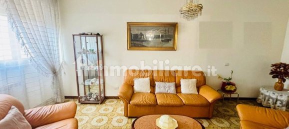 Apartamento de 4 dormitorios en Rome, Italy No. 192126 11