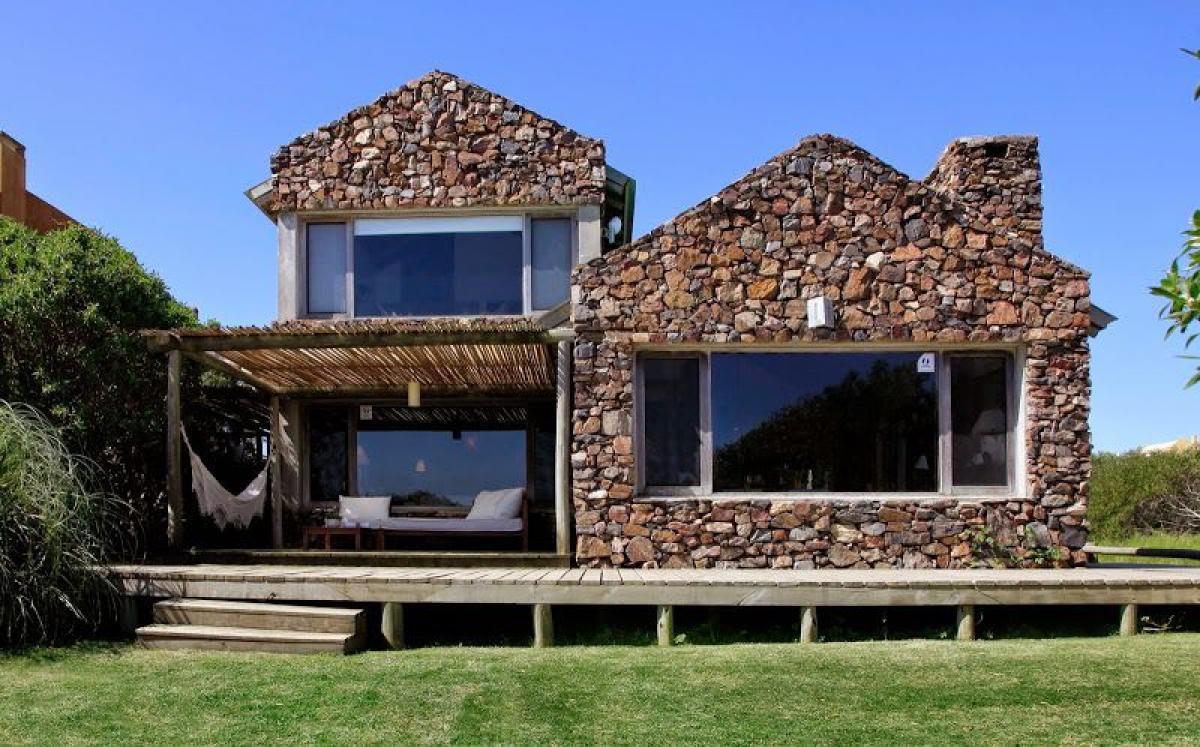 4 bedrooms House in Maldonado, Uruguay No. 3970