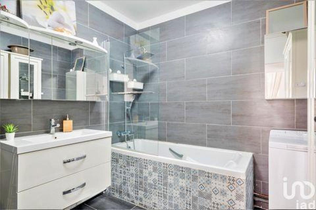 Condominio de 3 dormitorios en Thiais, France No. 30480