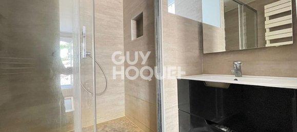 2 bedrooms Apartment in Seine-Saint-Denis, France No. 186341 5