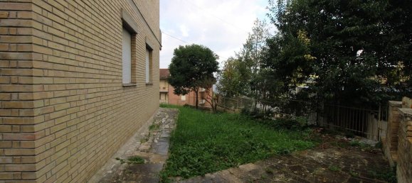 6 bedrooms House in Corridonia, Italy No. 351494 11