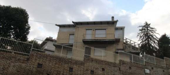 6 bedrooms House in Corridonia, Italy No. 351494 3